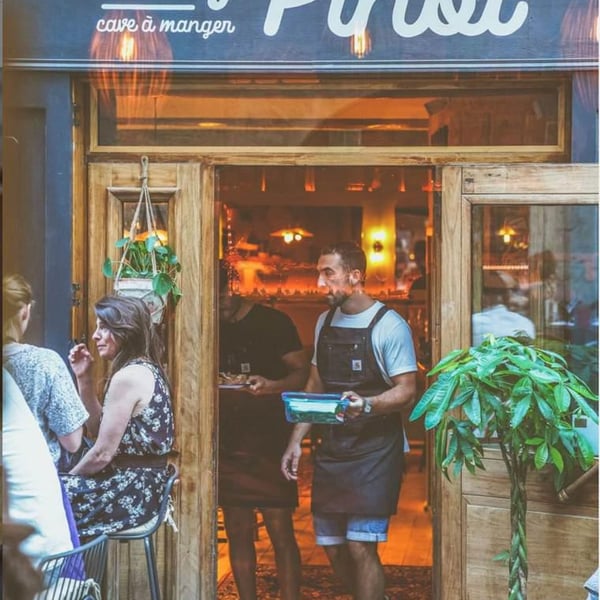 Chez Pinot 365050