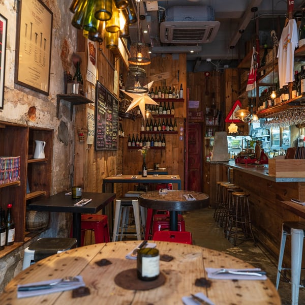 La Cabane Wine Bistro 773684