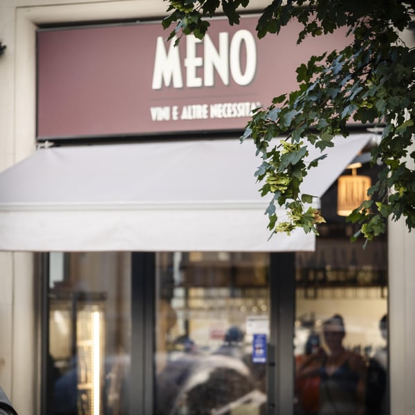 Meno Vini e Altre Necessità 799977