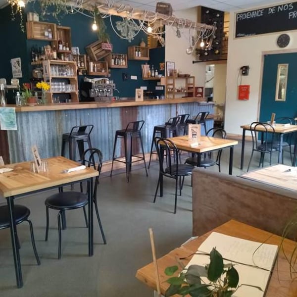 Juste à Côté 563845