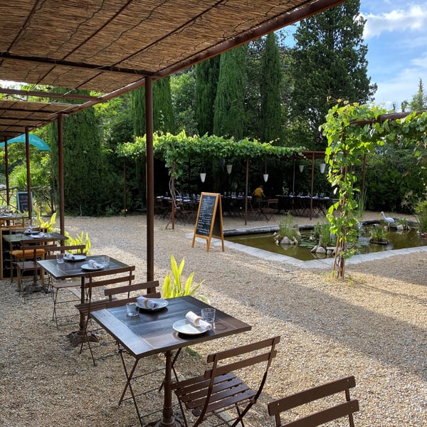 Edú Restaurant 704169