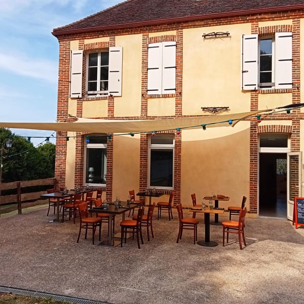 Ooli Restaurant 776616