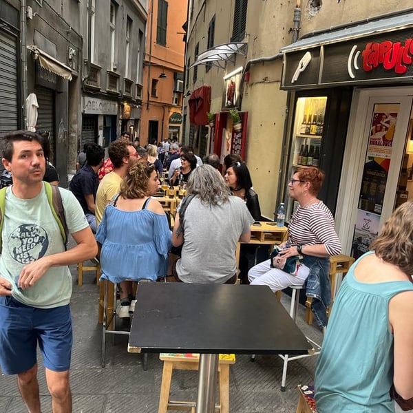 Tapullo Street Genova 676296