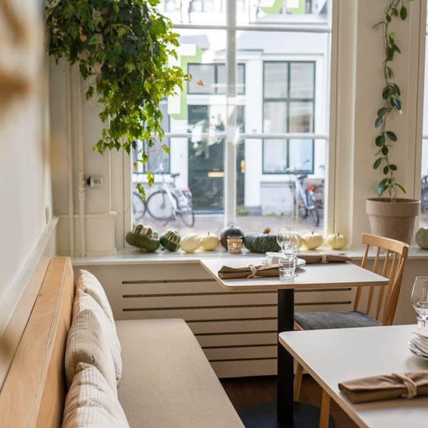 Vert restaurant 546805