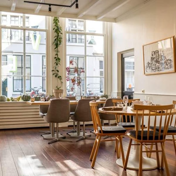 Vert restaurant 546806