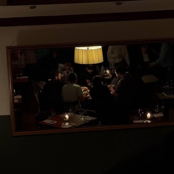 Polly wine bar 1297213