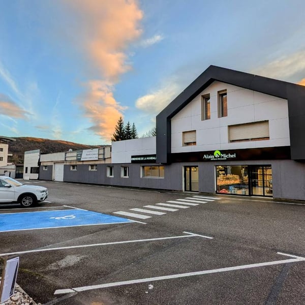 CREMERIE CAVE A VIN DE LA MANDALLAZ 925075