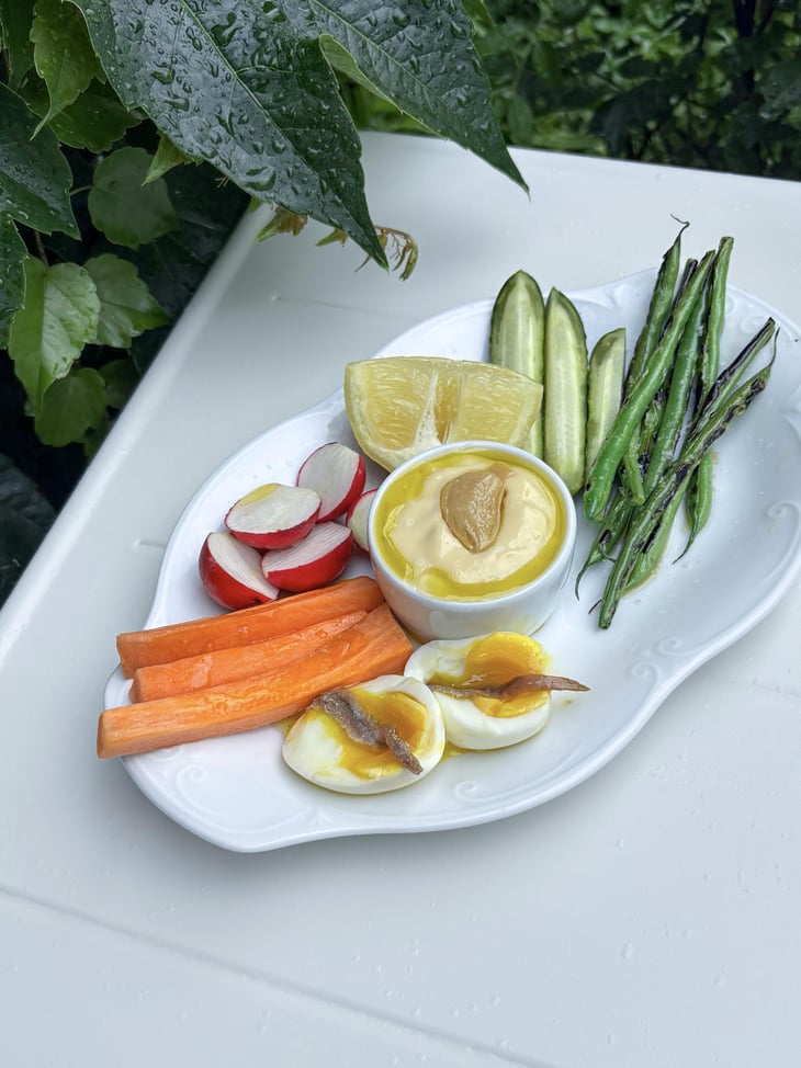 Le Grand Aïoli - Homemade Confit Garlic Aïoli With Cast-Iron-Seared Green Beans, Brined Cucumbers, Radishes, Carrots, A Soft-Boiled Egg And Anchovies - Winnowiercy Natural Wine Bistronomie - 1367668