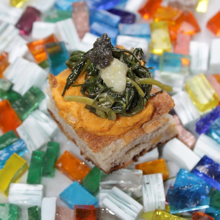 Pala Romana Agretti , Hummus Cremoso, Sale Maldon Affumicato, Limone E Caviale Vegetale - Ai Do Leoni - 1331247