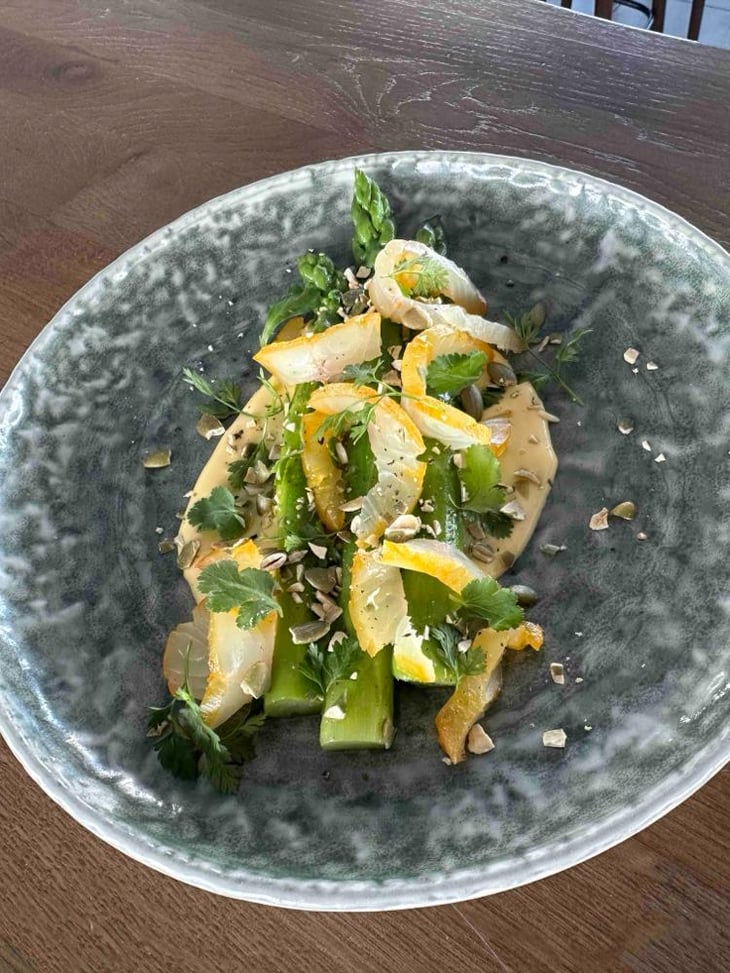 Asperges / Haddock / Jaune D’Œuf - AMAR CAFE - 878009