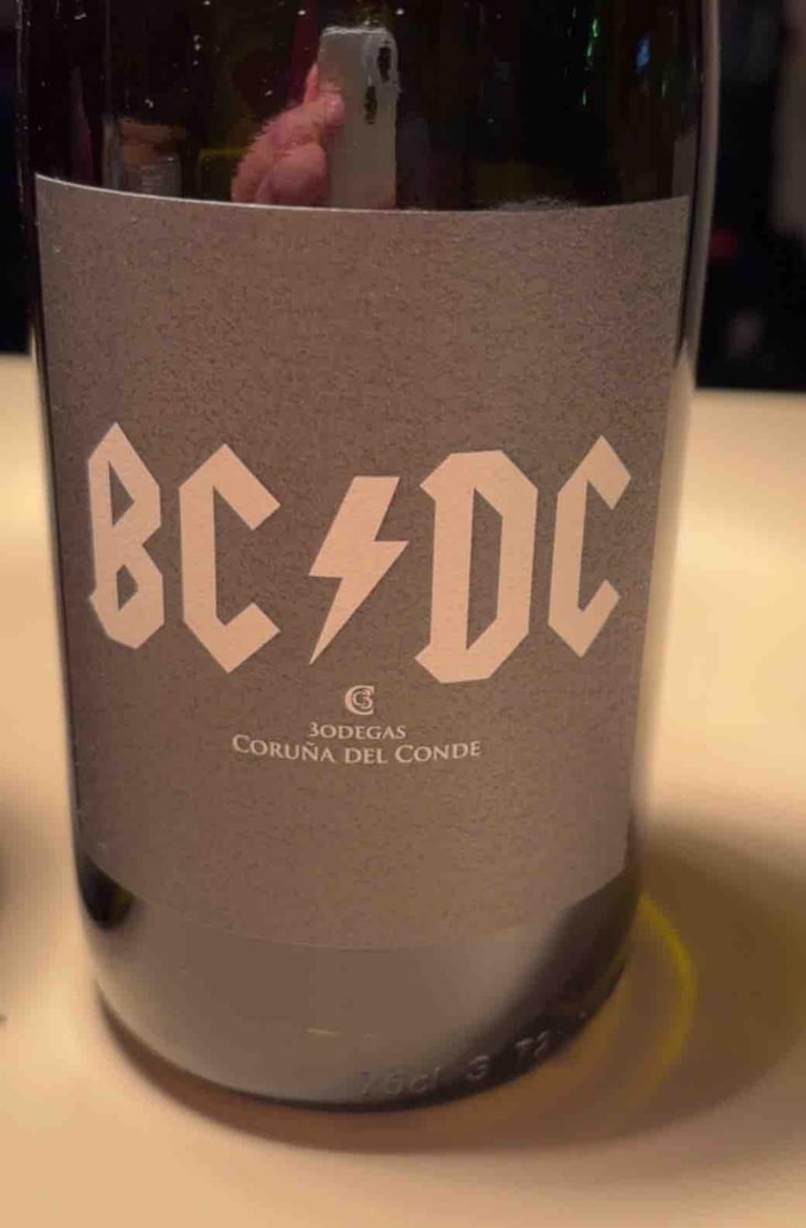 BC DC - Bodegas Coruña del Condé - Angelica Amo Lopez & Julien Ben Hamou Lopez 