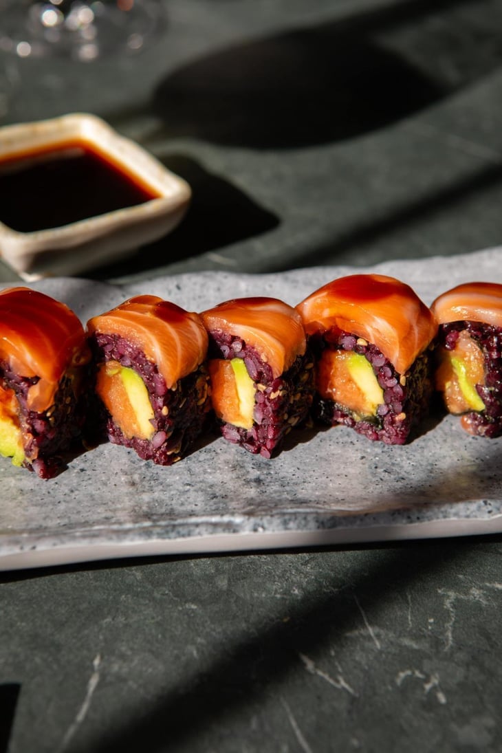 Black Salmon Roll - Shabu Lecco - 1351210