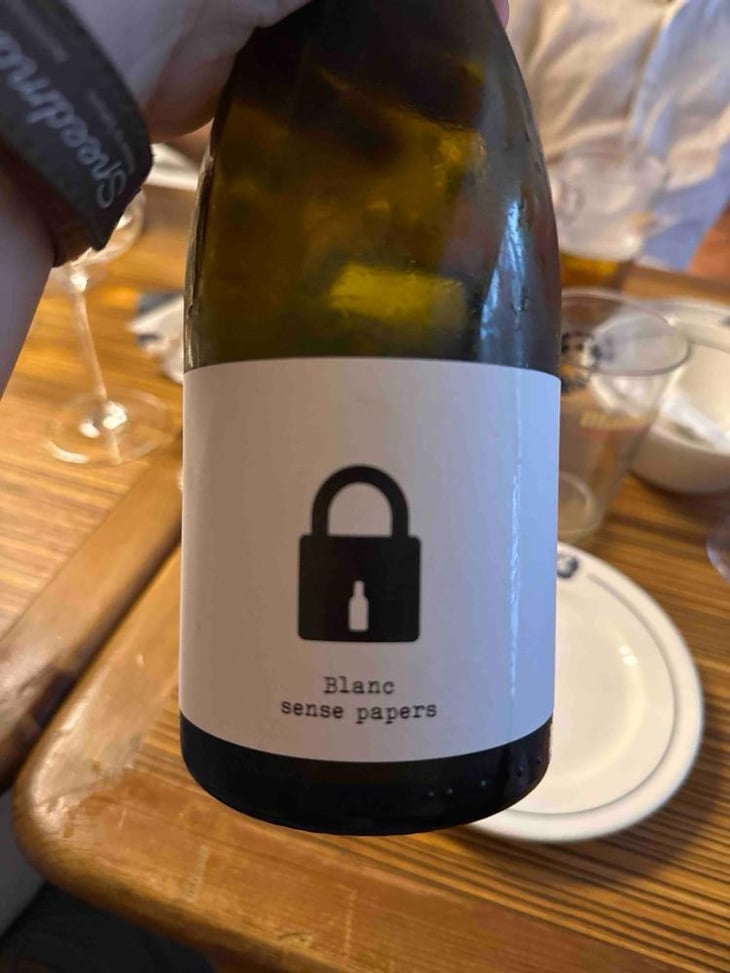 Blanc Sense Papers - Bodega Clandestina - Ferran Lacruz 