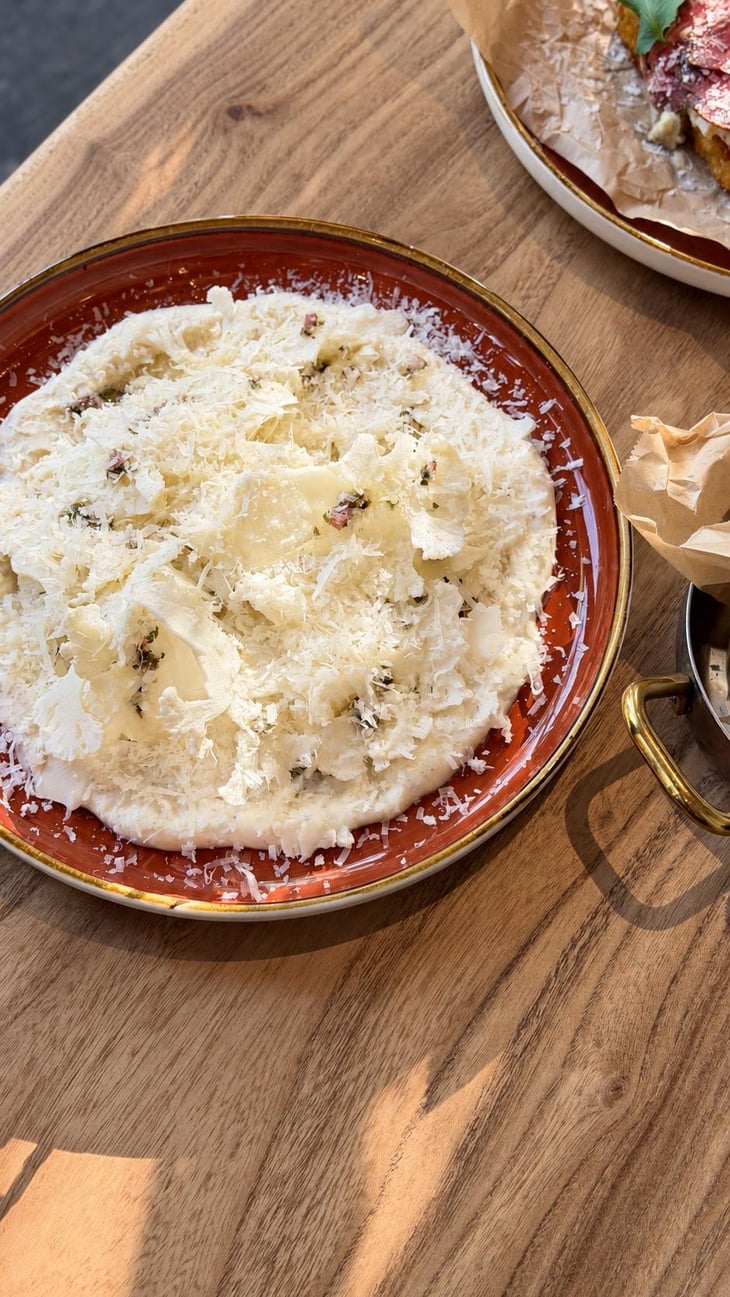 Cauliflower Carpaccio - Grapes Wine Bar - 1399479