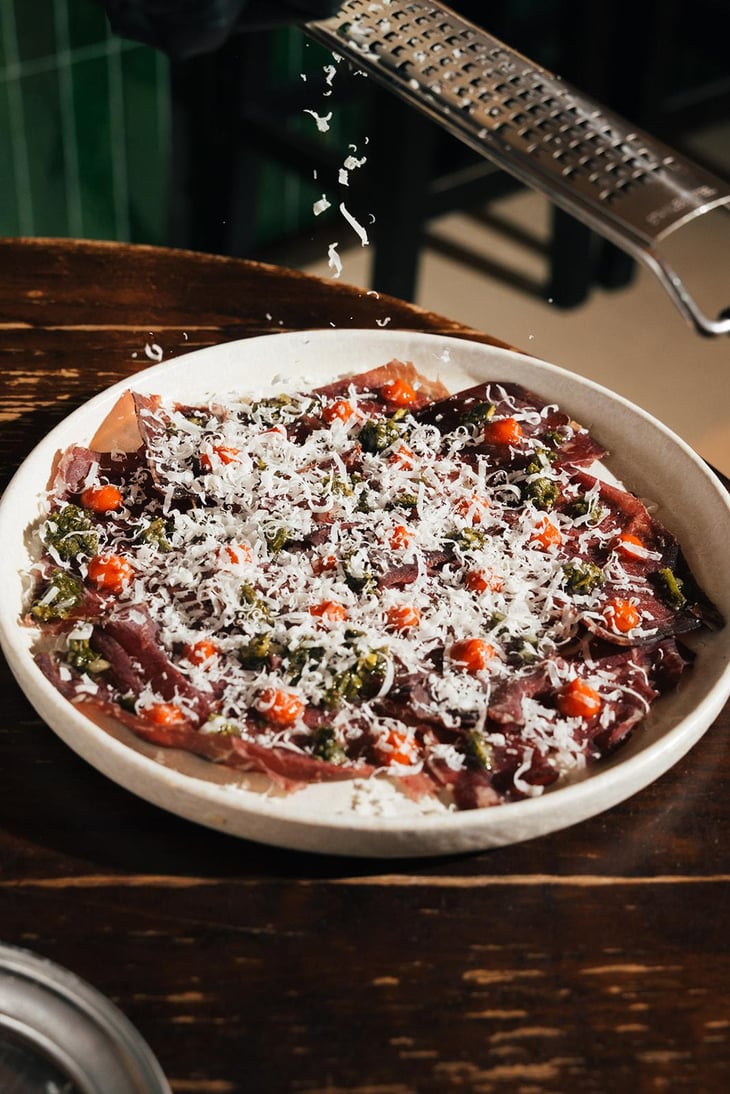 Cecina De León, Puré De Pimientos, Chimichurri Y Pecorino. - Casa Botella - 1404620