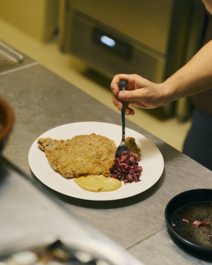 Cotoletta Scottona With Curry Mayo And Braised Cabbage - ABC Zattere - 958376