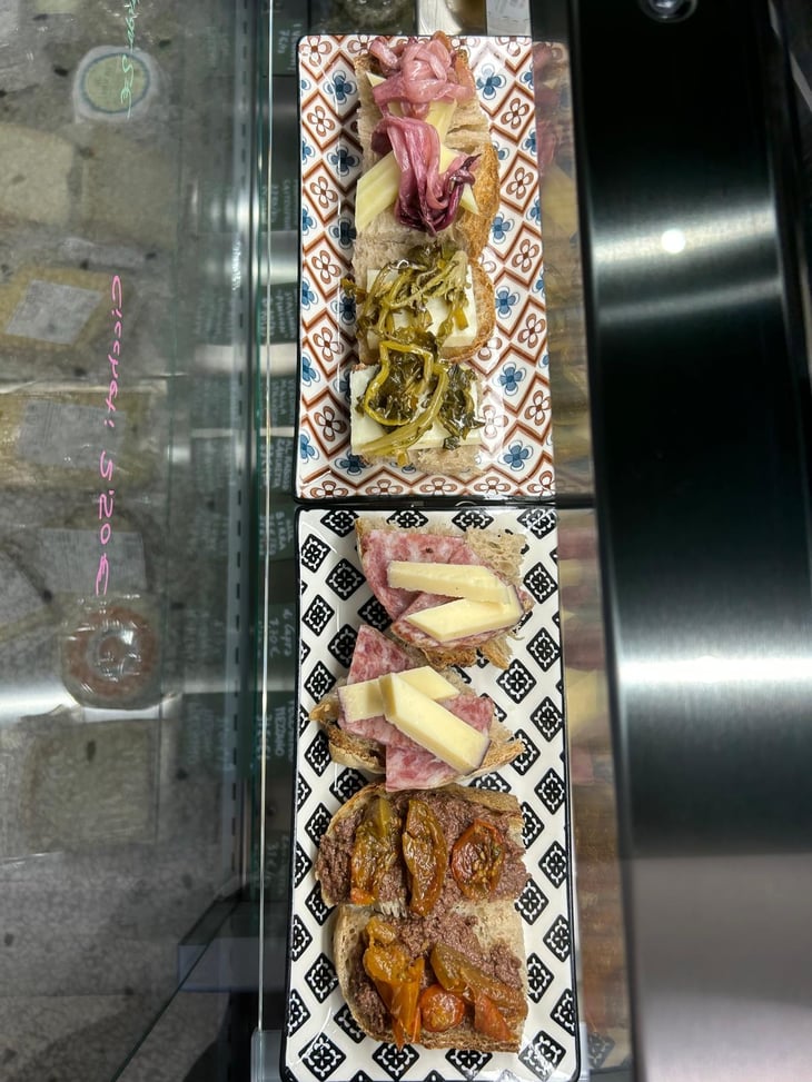Crostini Con Pane Lievito Madre Di Tocio Bread - BON Enobottega Veneta di Daniele Pulina - 1364237