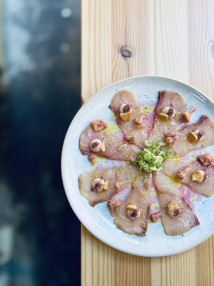 Crudo De Pescado De Lonja - Coliflor Y Almendra - Cuina ViVant - 1317324