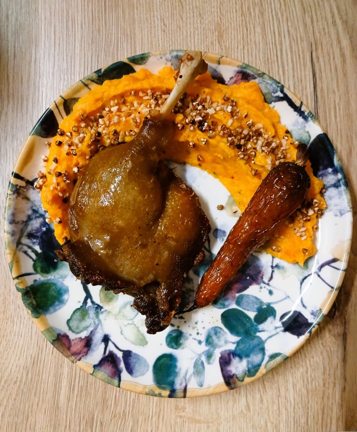Cuisse De Canard Confite Igp, Écrasé De Patate Douce, Carotte Rôtie - La Cuisine Des Halles - 1393902