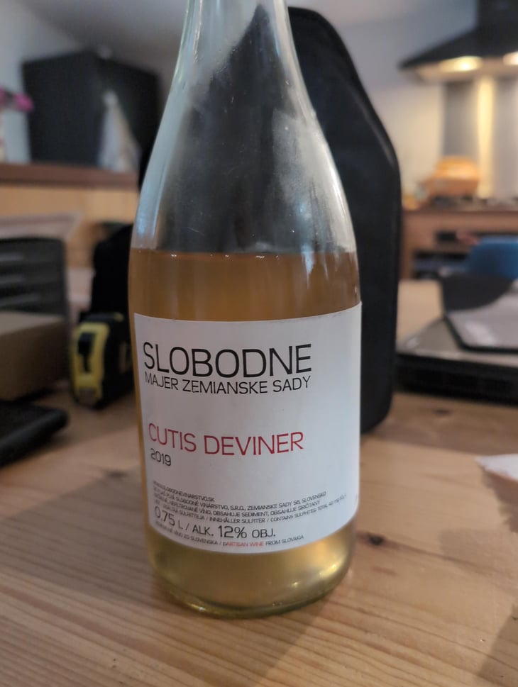 Cutis Deviner - Slobodné Vinárstvo - Majer Zemianske Sady - Michal Kuropka, Agnes Lovecká, Katarína Kuropková 