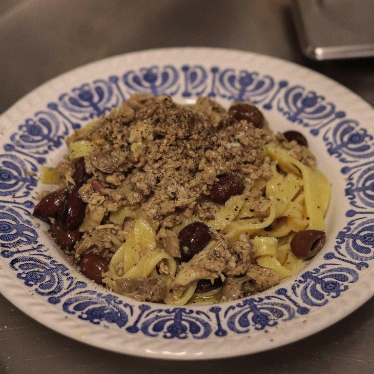 Fettuccine Con Faraona Alla Cacciatora - SEMI DI VINO - 1373607