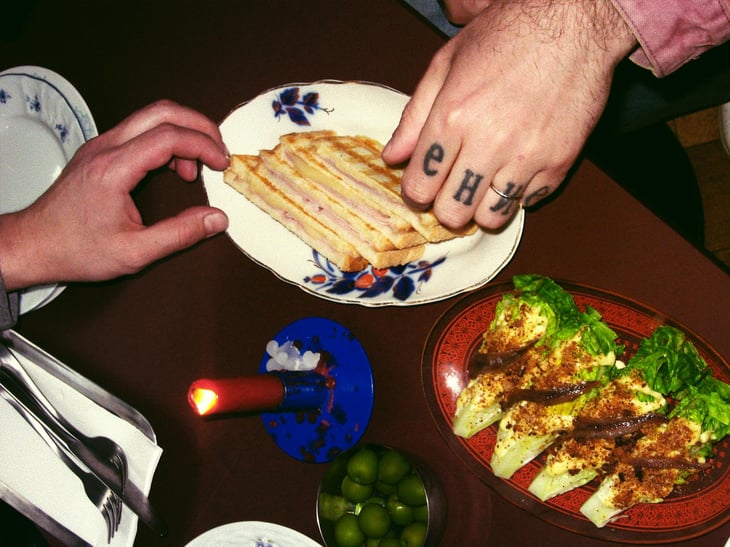 Fontal Toast And Salad - Enoteca - 1376080