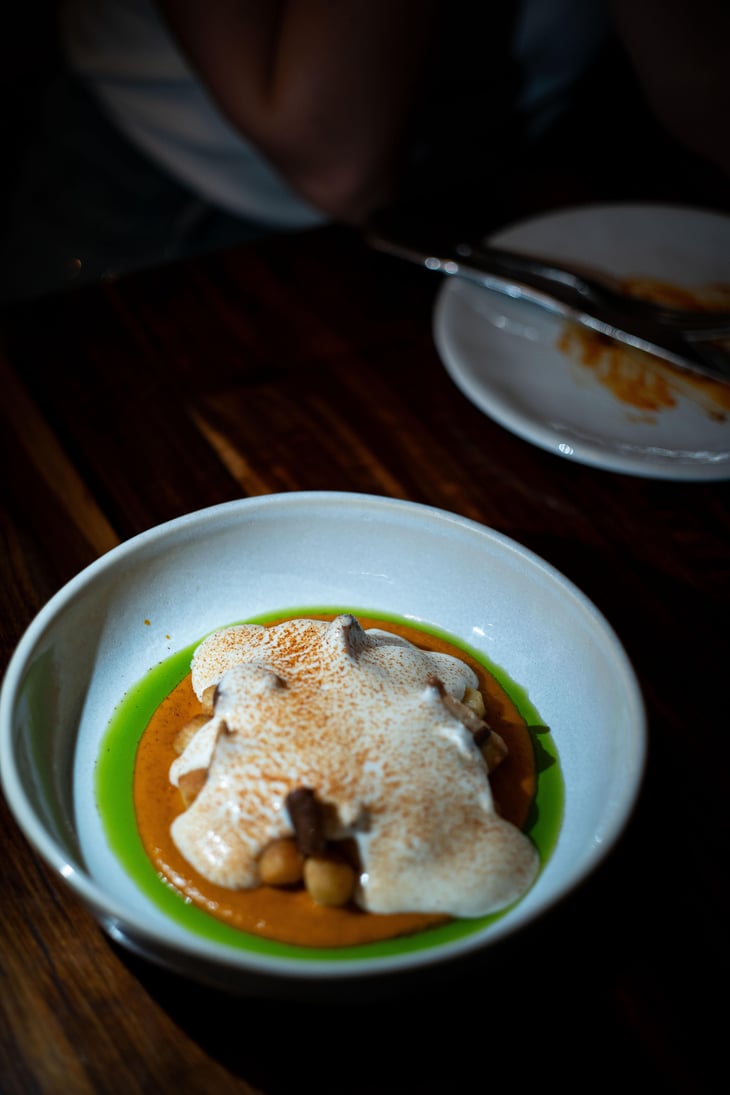 Gnocchis, Parmesan Foam, Fermented Tomatoes, Shiitake, Black Olives - VDB Bistronomie - 1305002