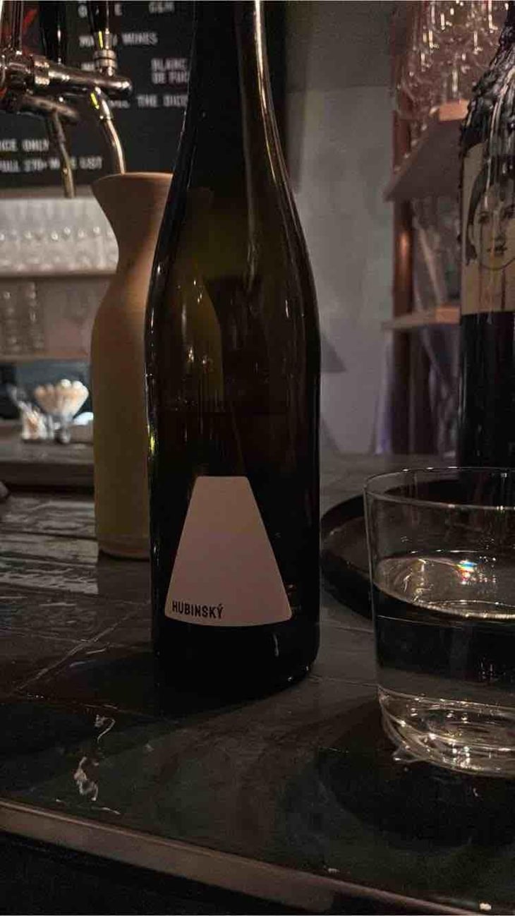 Grüner Veltliner Concrete Pyramid - Víno Hubinský - David Hubinský & Peter Hubinský 