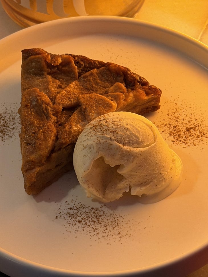 Homemade Apple Pie With Vanilla-Ice-Cream (Grandma-Style) - And More - 1355893