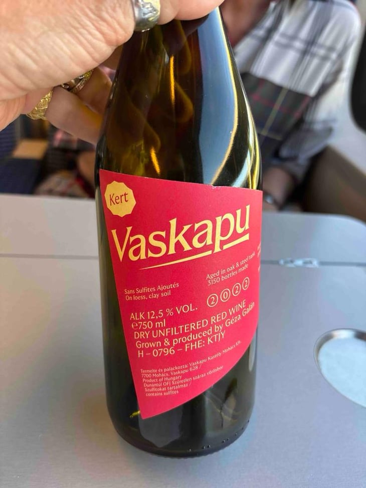Kert - Vaskapu Kastély Pince - Galán Géza -2019
