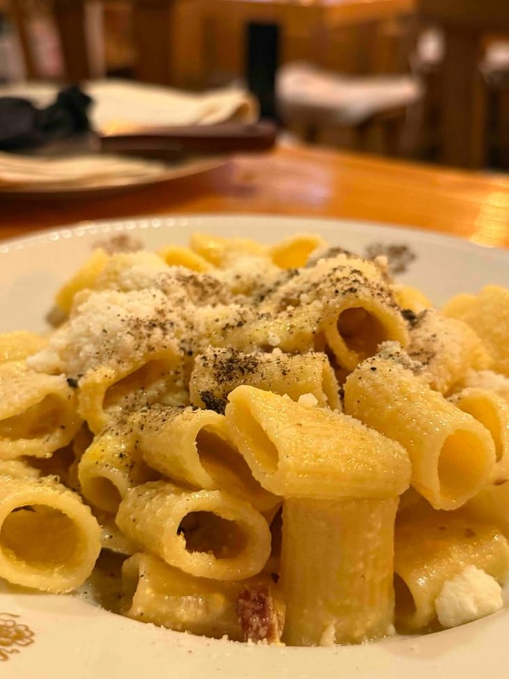 Mezzemaniche Alla Carbonara - BAR ALPINO - 1360943