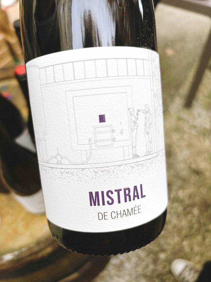 Mistral - Rouge-Bleu - Caroline Jones & Thomas Bertrand 