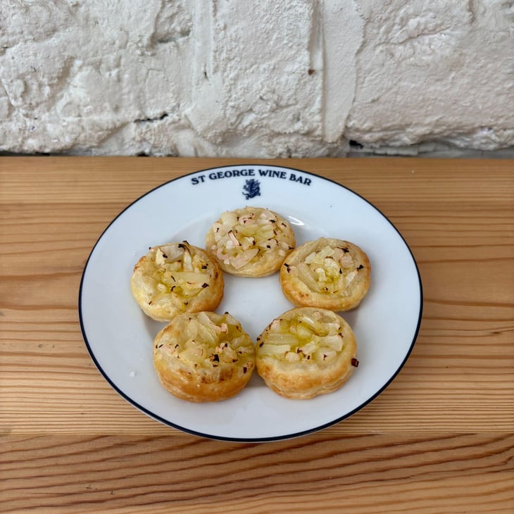 Onion Pizzette - St. George - 1368615