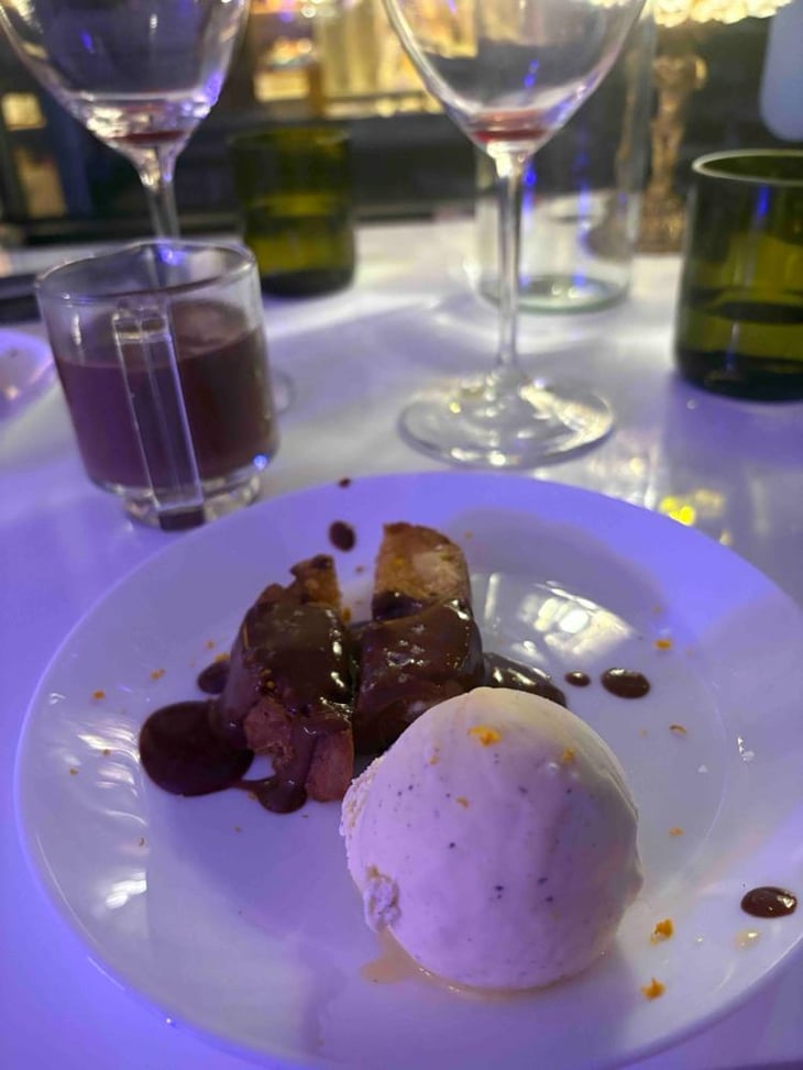 Pan Frito Con Crema De Chocolate, Sal, Naranja Y Helado - Spanish Wine Connection - 1325787