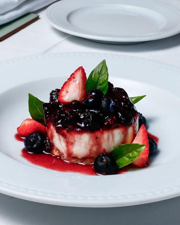 Panacota With Blackberry Jelly - SULT - 848974