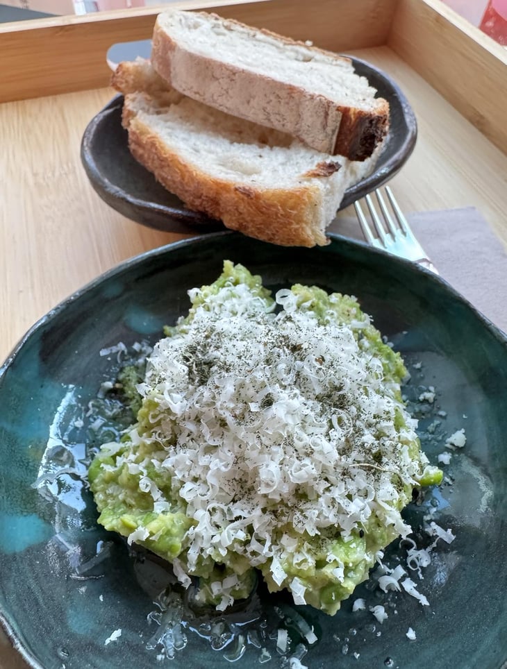 Pea Mash With Sheep's Cheese & Sourdough Bread (Our Vegetarian March Special) - wir2liebenwein - 1359212