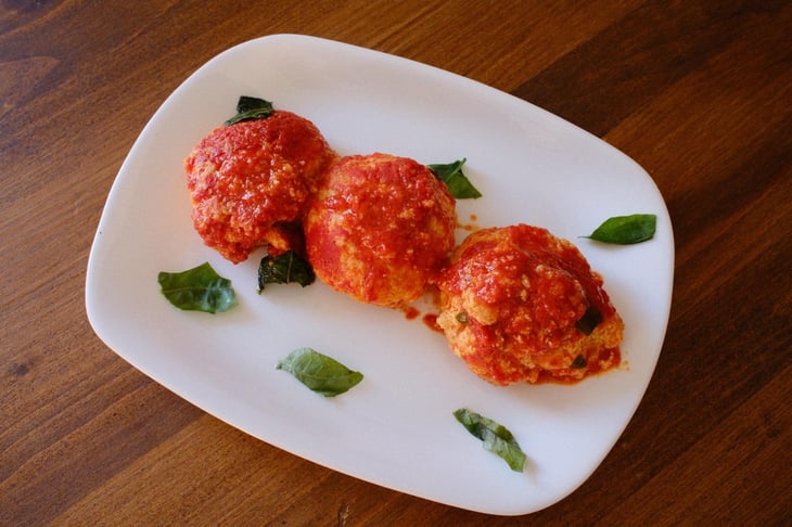 Polpette Di Ricotta Con Salsa E Basilico - Sine Bar à Vin - 1363051