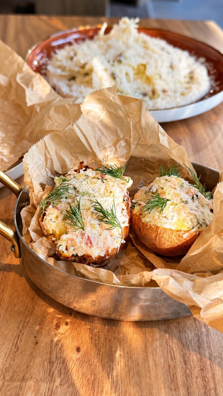 Potato With Smoked Salmon Rillettes - Grapes Wine Bar - 1399481