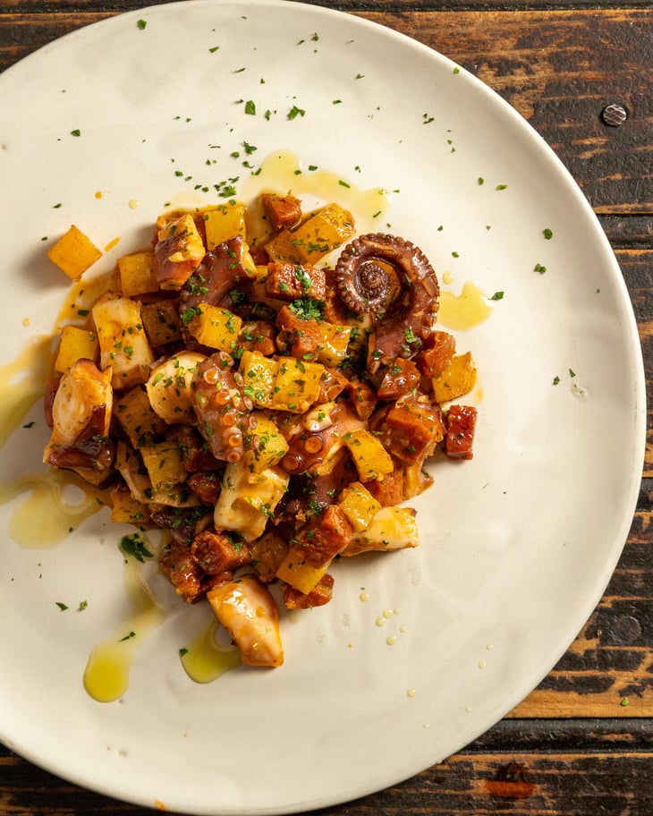 Pulpo A La Gallega - Rayuela bodega de vino - 1394537
