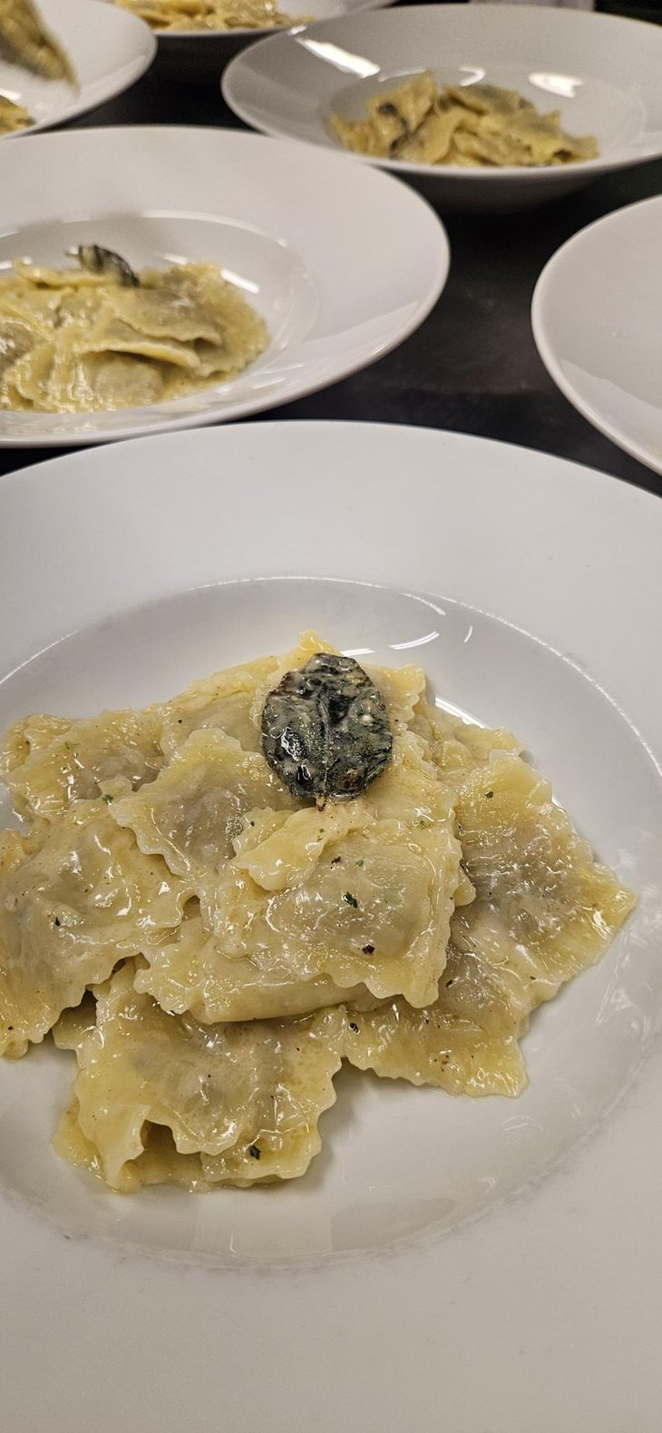Ravioli Di "Nonna Cesara" Al Burro E Salvia - Antica Osteria il Forno - 1404163
