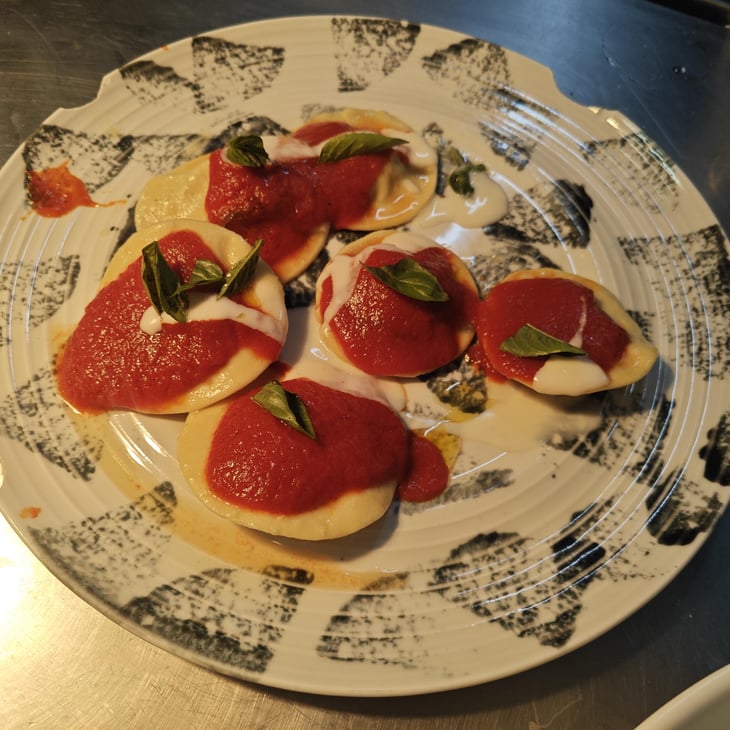 Raviolo Caprese - Taverna Mafalda - 1404815