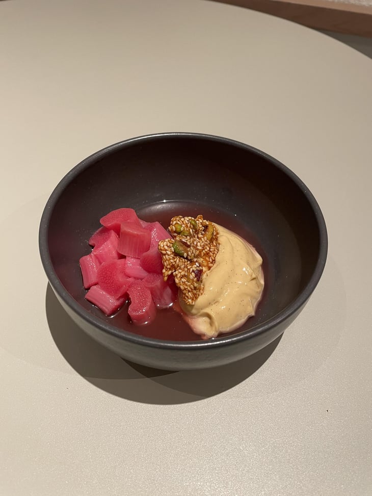 Rhubard, Vanilla Custard And Sesame/Pistacchio Brittle - ita Madrid - 888169