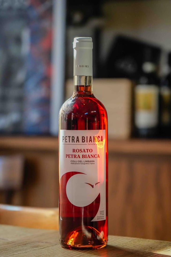 Rosato Petra Bianca -colli del limbara IGT - Petrabianca tenuta agricola - Giovanni Comini -2022