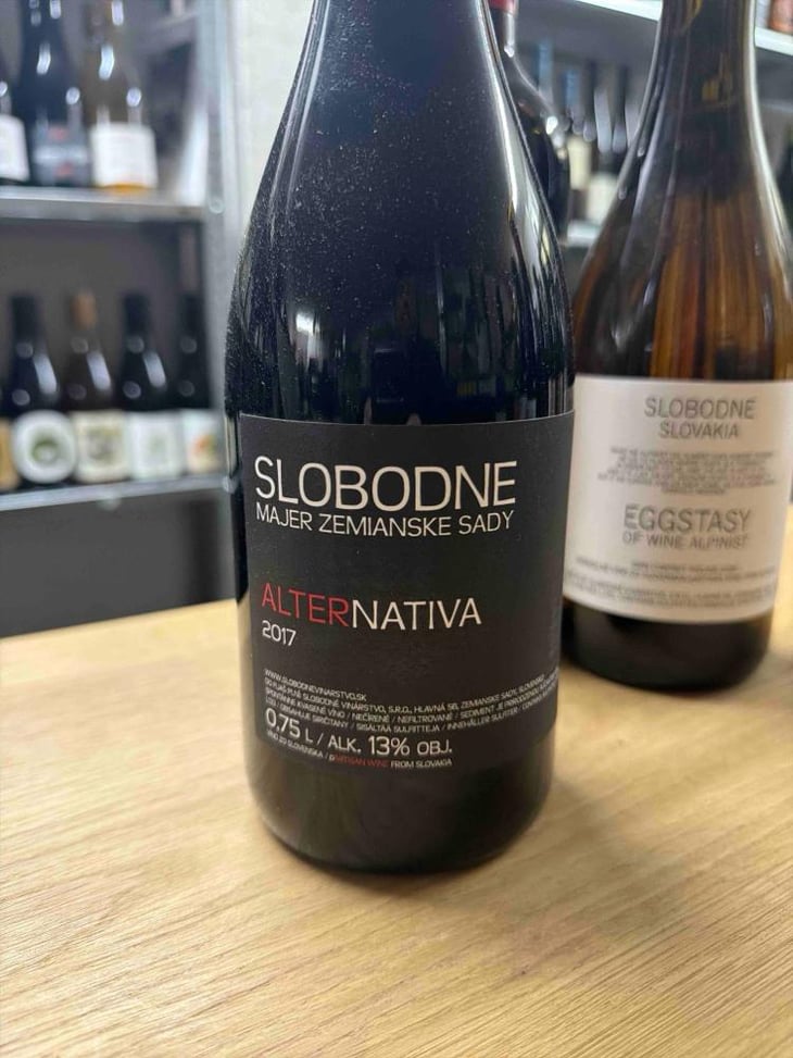Slobodne - Slobodné Vinárstvo - Majer Zemianske Sady - Michal Kuropka, Agnes Lovecká, Katarína Kuropková -2017