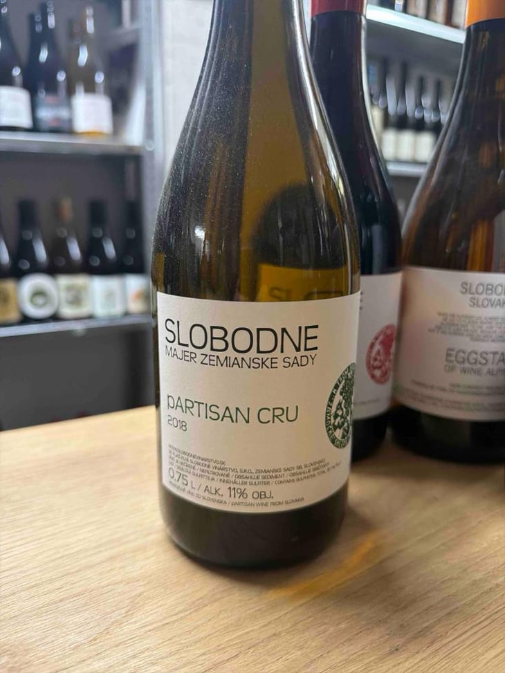 Slobodne Partisan Cru - Slobodné Vinárstvo - Majer Zemianske Sady - Michal Kuropka, Agnes Lovecká, Katarína Kuropková -2018