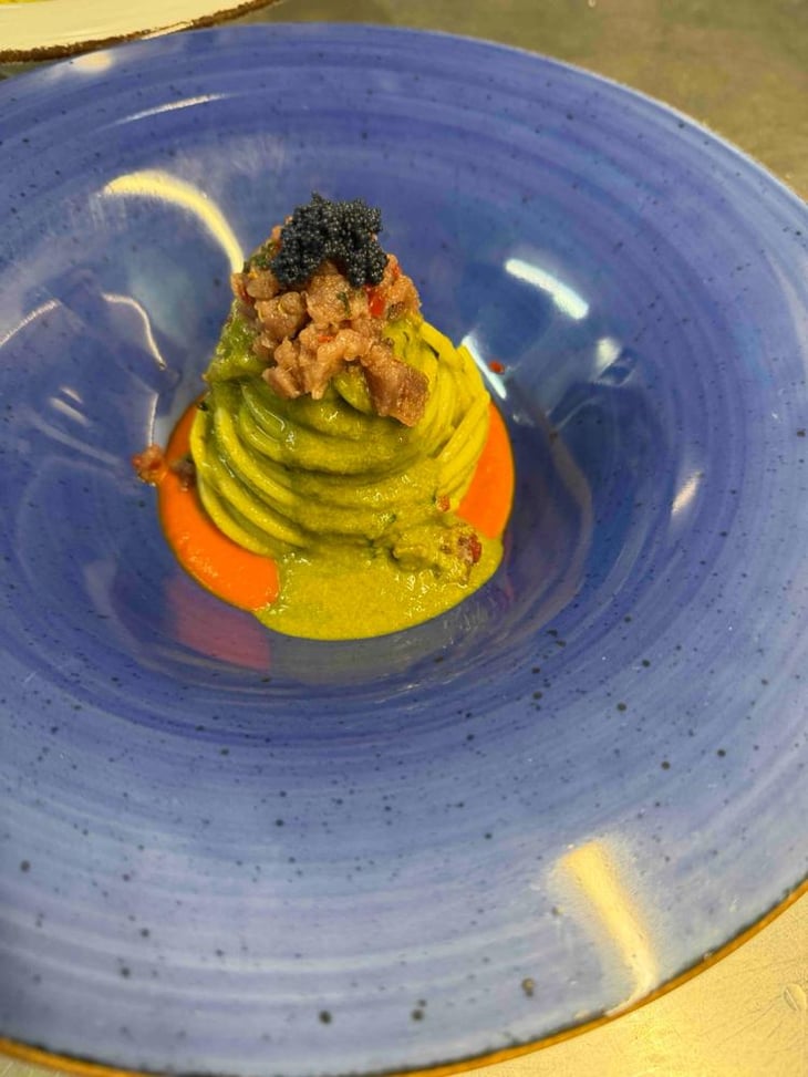 Spaghetto Salsa Al Basilico E Tartare Di Tonno - Il Gelso Nero - 1394540