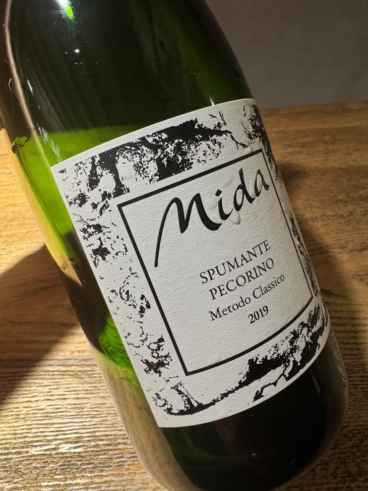 Spumante pecorino - Azienda Agricola Allevi Maria Letizia - Vini Mida - Maria Letizia Allevi, Roberto Corradetti 