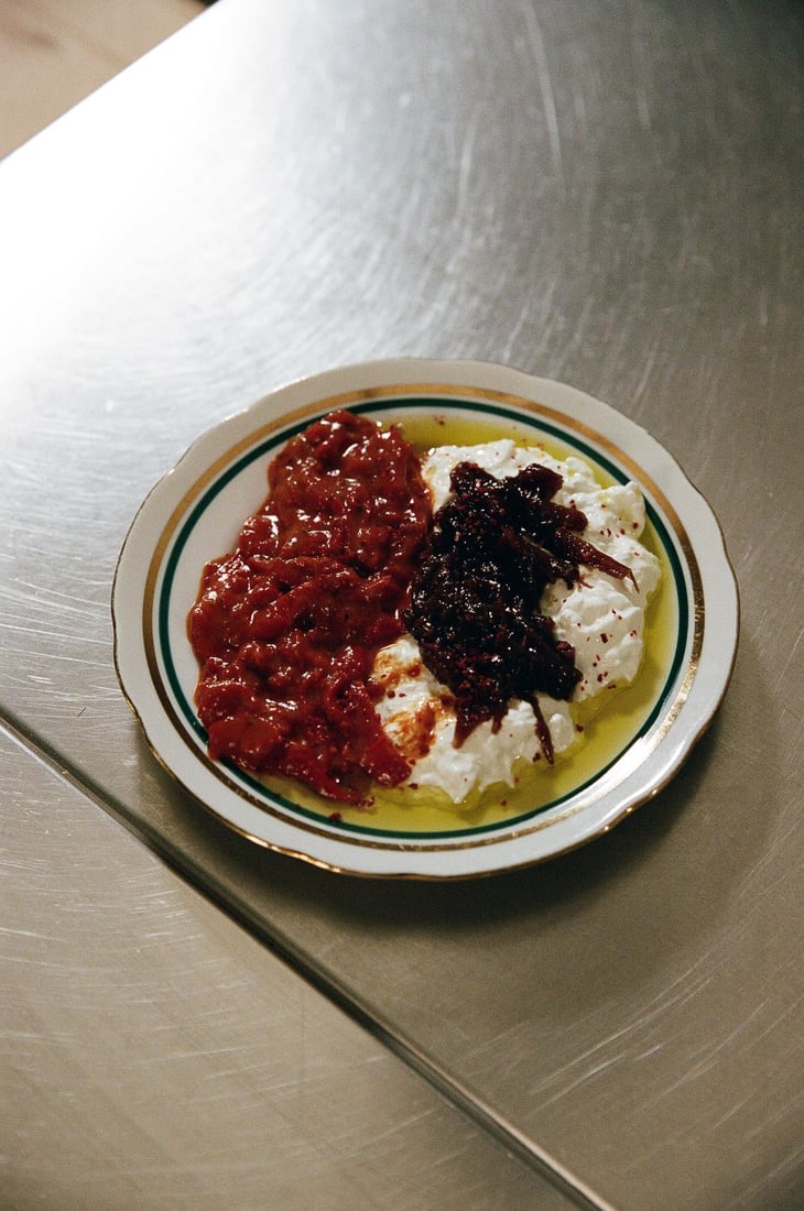 Stracciatella, Peperonata, Caramelized Onion - Enoteca JZP - 1367891