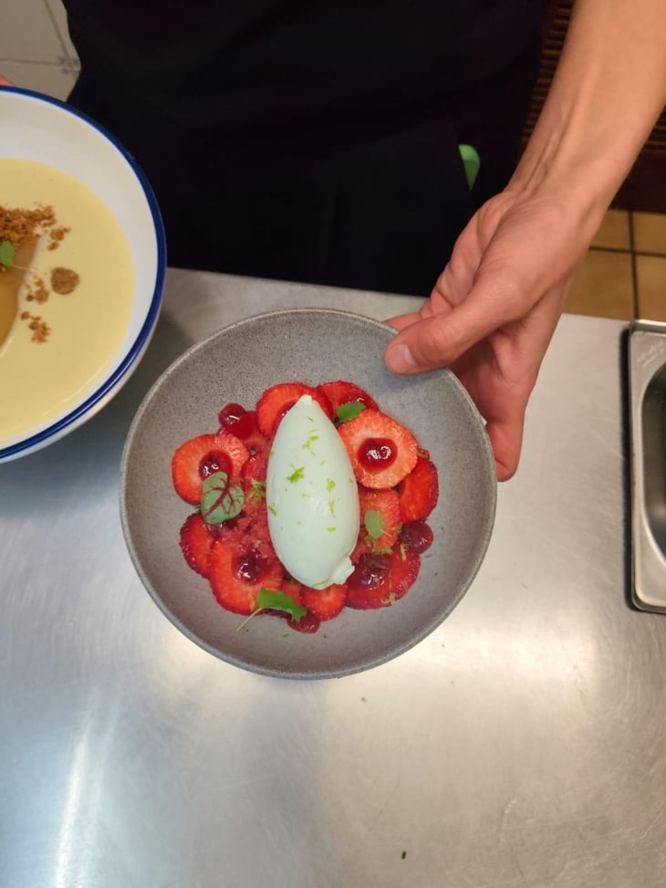 Strawberry • Coconut And Lemongrass Ice Cream - Lua Bistro - 1361277