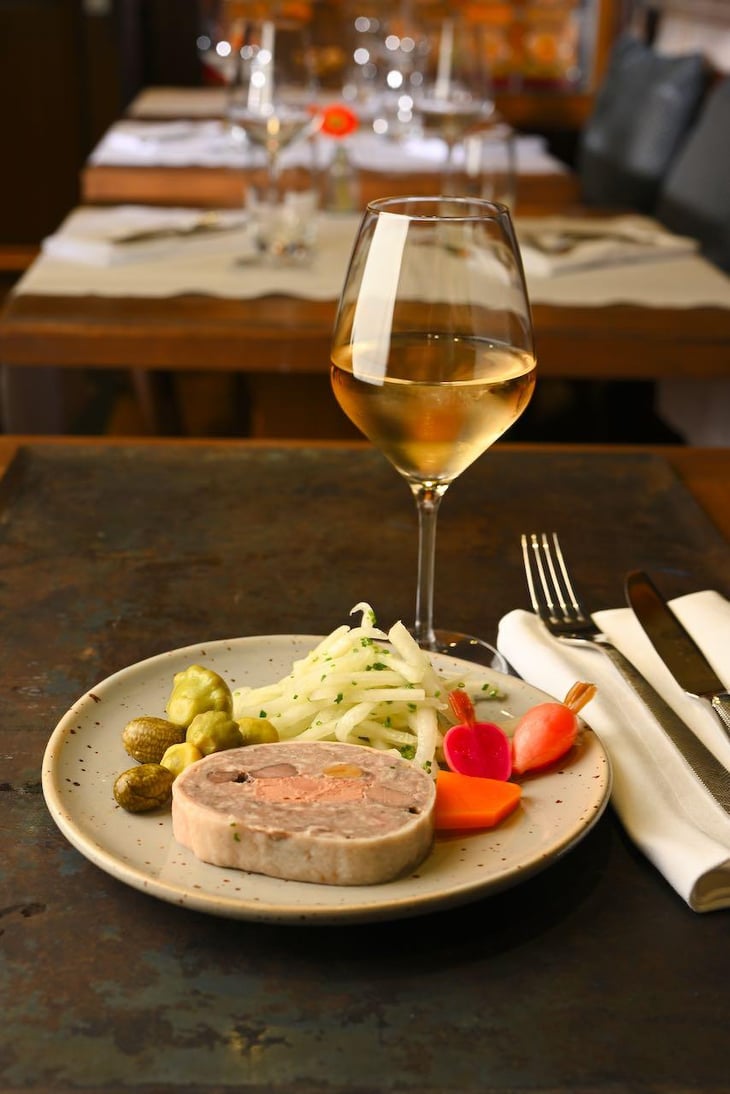 Terrine De Gibier Du Ried Et Ses Aigres Doux - Au Coin des Pucelles - 938547